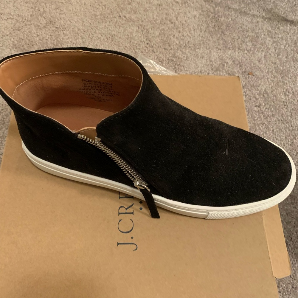 Black wedge casual sneakers.